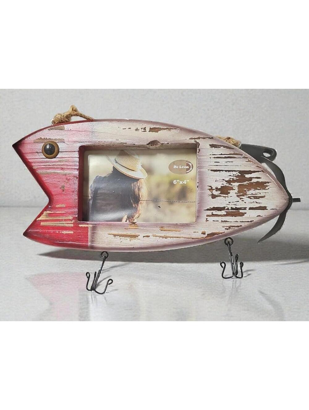 Rustic Fishing Lure Photo Frame Décor 6" x 4" – Nautical Wall Hanging